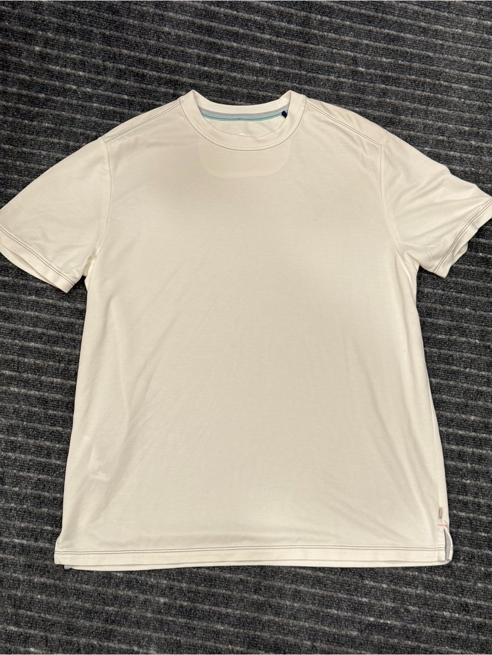 Tommy Bahama Men's White Tee T-Shirt Size M Medium Soft Breathable Short Sleeve